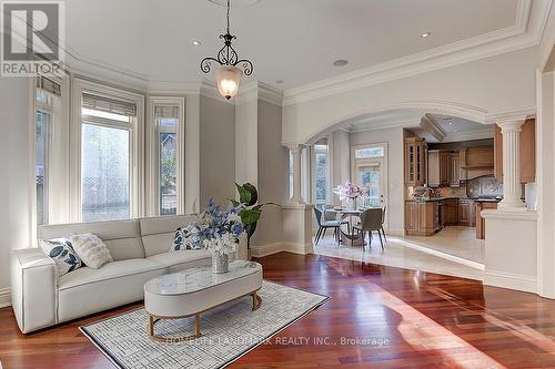 34 Moccasin Trail, Toronto (Banbury-Don Mills), ON - Indoor Photo Showing Living Room