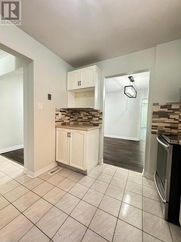 Unit #1 - 659 Roselaire Trail, Mississauga (Hurontario), ON - Indoor Photo Showing Kitchen