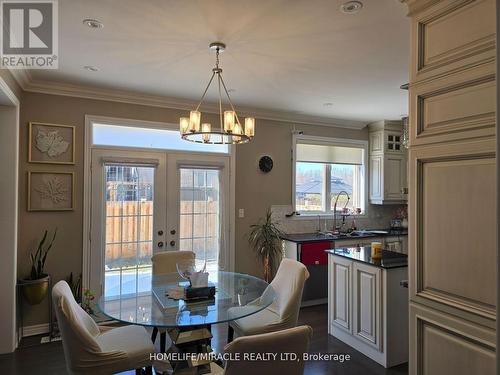 28 Kempsford Crescent, Brampton (Northwest Brampton), ON - Indoor Photo Showing Dining Room