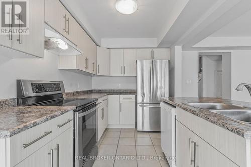 556 Julia Drive, Welland, ON - Indoor Photo Showing Kitchen With Double Sink