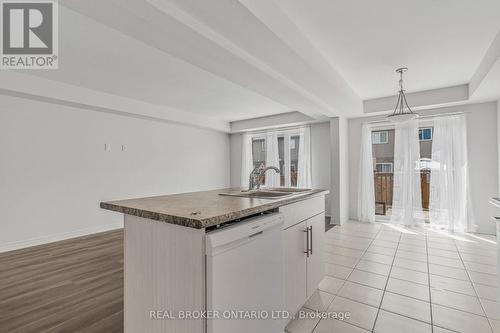 556 Julia Drive, Welland, ON - Indoor Photo Showing Kitchen With Double Sink