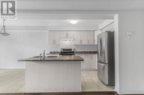 556 Julia Drive, Welland, ON - Indoor Photo Showing Kitchen With Double Sink