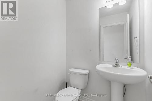 556 Julia Drive, Welland, ON - Indoor Photo Showing Bathroom