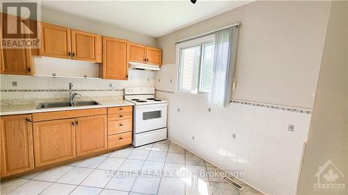 249 Teal Crescent, Ottawa, ON - Indoor Photo Showing Kitchen With Double Sink