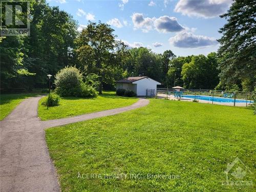 249 Teal Crescent, Ottawa, ON - Outdoor With In Ground Pool