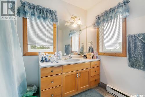 625 Aurora Street, Saskatchewan Beach, SK - Indoor Photo Showing Bathroom