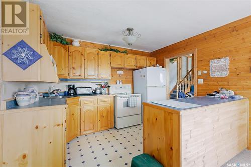 625 Aurora Street, Saskatchewan Beach, SK - Indoor Photo Showing Kitchen