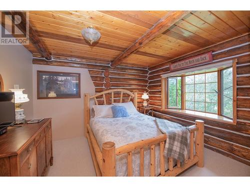 346 Mabel Lake Road, Lumby, BC - Indoor Photo Showing Bedroom