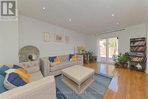 4 Morton Way W, Brampton (Fletcher'S West), ON - Indoor Photo Showing Living Room