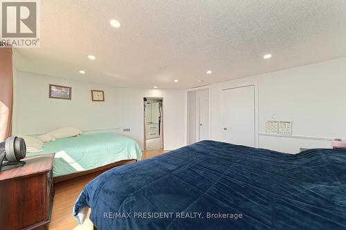 4 Morton Way W, Brampton (Fletcher'S West), ON - Indoor Photo Showing Bedroom