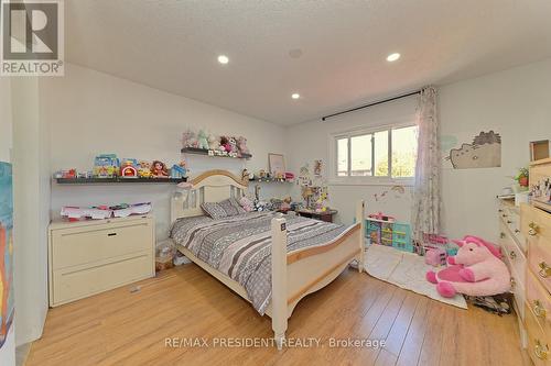 4 Morton Way W, Brampton (Fletcher'S West), ON - Indoor Photo Showing Bedroom