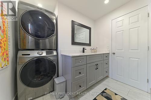 4 Morton Way W, Brampton (Fletcher'S West), ON - Indoor Photo Showing Laundry Room