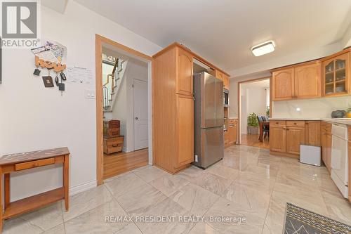 4 Morton Way W, Brampton (Fletcher'S West), ON - Indoor Photo Showing Kitchen