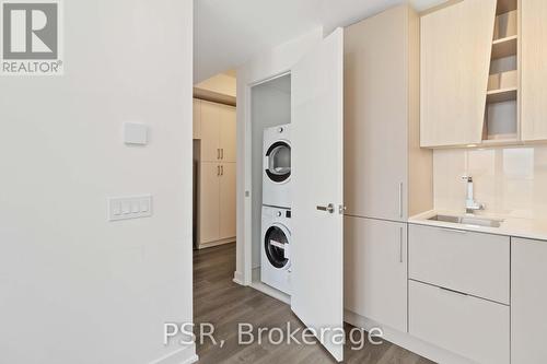 3501 - 3900 Confederation Parkway, Mississauga (City Centre), ON - Indoor Photo Showing Laundry Room