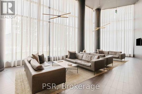 3501 - 3900 Confederation Parkway, Mississauga (City Centre), ON - Indoor Photo Showing Living Room