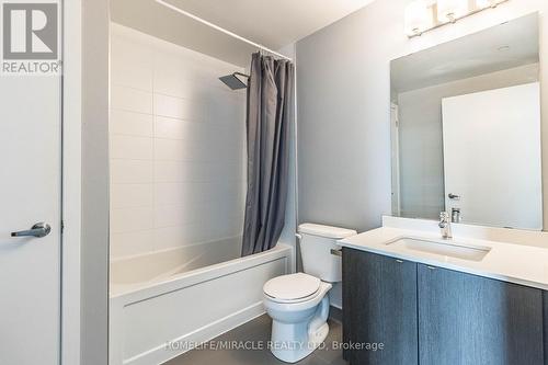 B414 - 5240 Dundas Street, Burlington (Orchard), ON - Indoor Photo Showing Bathroom