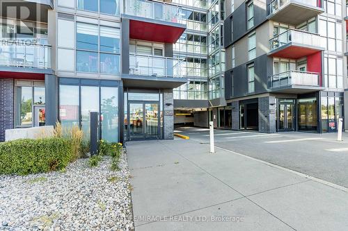 B414 - 5240 Dundas Street, Burlington (Orchard), ON - Outdoor