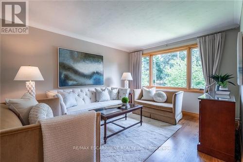 243 Wilson Street W, Hamilton (Ancaster), ON - Indoor Photo Showing Living Room