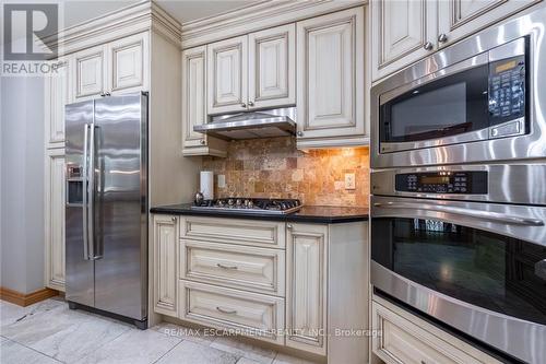 243 Wilson Street W, Hamilton (Ancaster), ON - Indoor Photo Showing Kitchen With Upgraded Kitchen