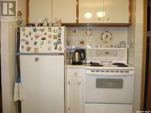 1237 4Th Avenue Nw, Moose Jaw, SK - Indoor Photo Showing Kitchen