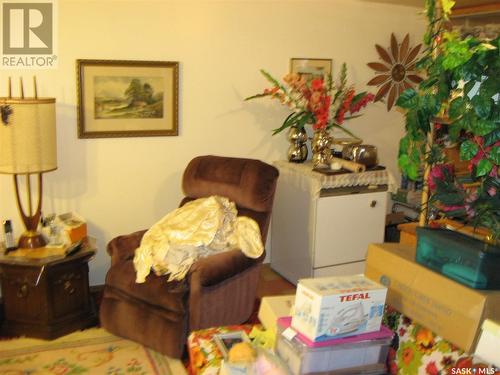 1237 4Th Avenue Nw, Moose Jaw, SK - Indoor Photo Showing Other Room