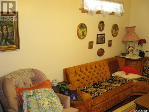 1237 4Th Avenue Nw, Moose Jaw, SK - Indoor Photo Showing Bedroom