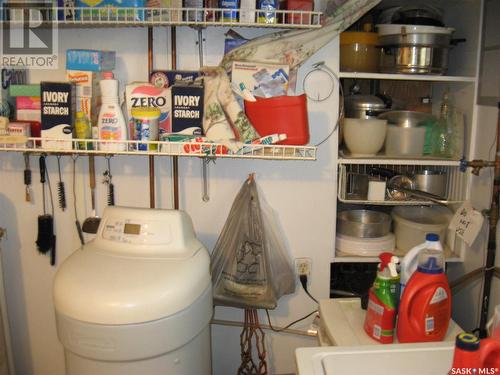 1237 4Th Avenue Nw, Moose Jaw, SK - Indoor Photo Showing Laundry Room