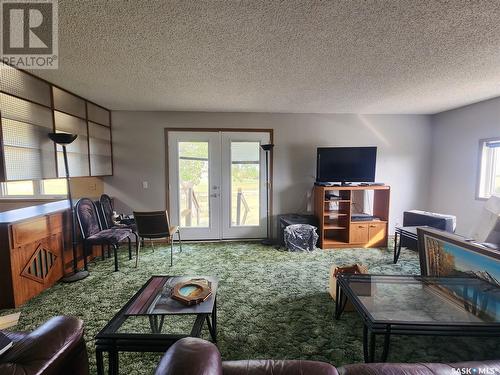 Rm Weyburn Quarter, Weyburn Rm No. 67, SK - Indoor Photo Showing Living Room