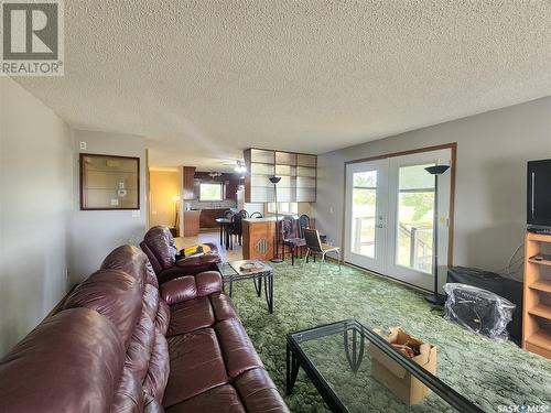 Rm Weyburn Quarter, Weyburn Rm No. 67, SK - Indoor Photo Showing Living Room