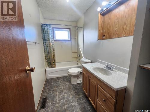 Rm Weyburn Quarter, Weyburn Rm No. 67, SK - Indoor Photo Showing Bathroom