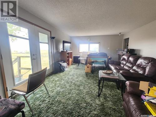 Rm Weyburn Quarter, Weyburn Rm No. 67, SK - Indoor Photo Showing Living Room