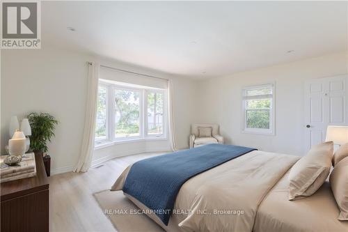 2352 Carrington Place, Oakville, ON - Indoor Photo Showing Bedroom