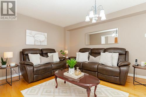 7 Teversham Court, Markham (Rouge Fairways), ON - Indoor Photo Showing Living Room