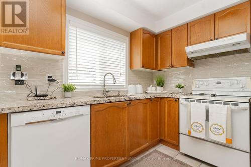 7 Teversham Court, Markham (Rouge Fairways), ON - Indoor Photo Showing Kitchen With Double Sink