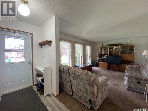 126 Wright Crescent, Biggar, SK - Indoor Photo Showing Living Room