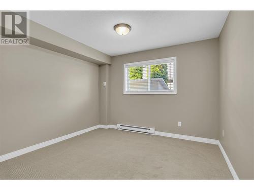 360 Rio Drive S, Kelowna, BC - Indoor Photo Showing Other Room