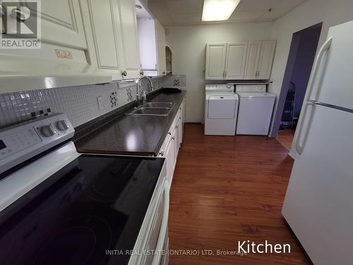 4 Klauck Street, Fort Erie, ON - Indoor Photo Showing Kitchen With Double Sink