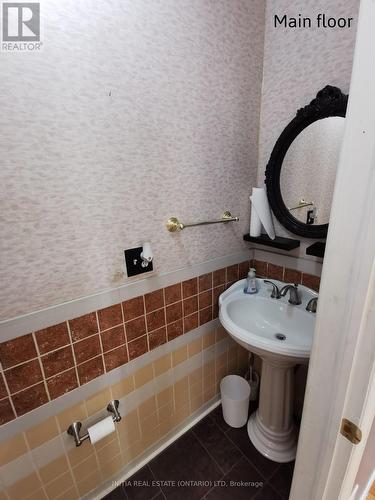 4 Klauck Street, Fort Erie, ON - Indoor Photo Showing Bathroom