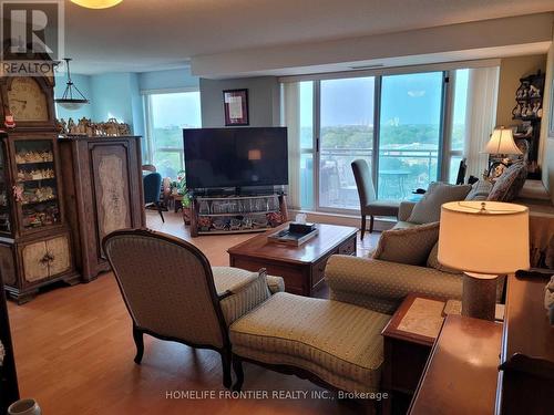 1506 - 188 Doris Avenue, Toronto (Newtonbrook East), ON - Indoor Photo Showing Living Room