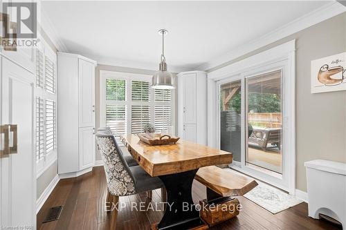 6108 Mountainside Street, Niagara Falls, ON - Indoor Photo Showing Dining Room