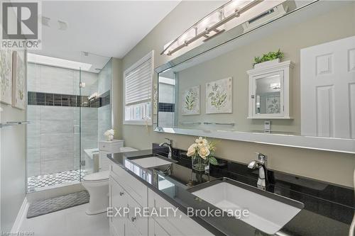 6108 Mountainside Street, Niagara Falls, ON - Indoor Photo Showing Bathroom