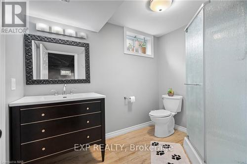 6108 Mountainside Street, Niagara Falls, ON - Indoor Photo Showing Bathroom