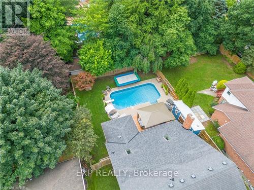 6108 Mountainside Street, Niagara Falls, ON - Outdoor With In Ground Pool