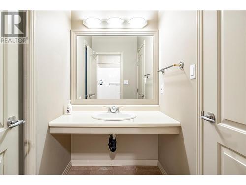 245 Kalamalka Lakeview Drive Unit# 14, Vernon, BC - Indoor Photo Showing Bathroom