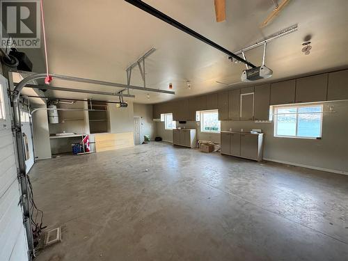 245 Kalamalka Lakeview Drive Unit# 14, Vernon, BC - Indoor Photo Showing Garage