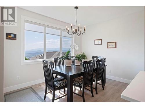 3639 Riviera Drive, Kelowna, BC - Indoor Photo Showing Dining Room