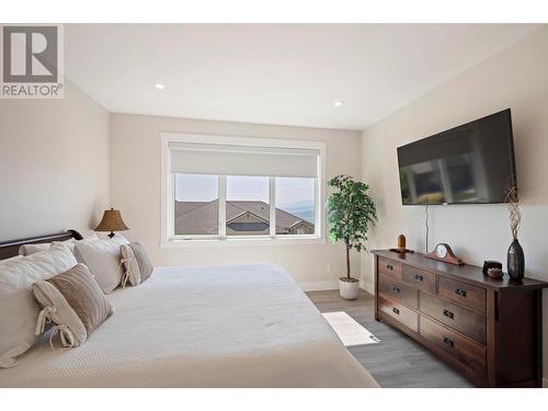 3639 Riviera Drive, Kelowna, BC - Indoor Photo Showing Bedroom