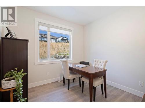 3639 Riviera Drive, Kelowna, BC - Indoor Photo Showing Dining Room