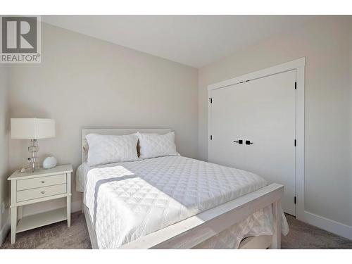 3639 Riviera Drive, Kelowna, BC - Indoor Photo Showing Bedroom