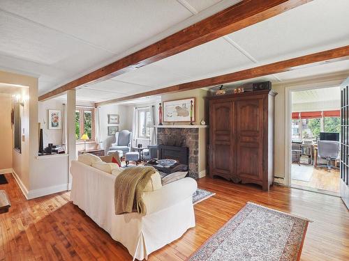 Salon - 20237 Ch. Lakeshore, Baie-D'Urfé, QC - Indoor Photo Showing Living Room With Fireplace